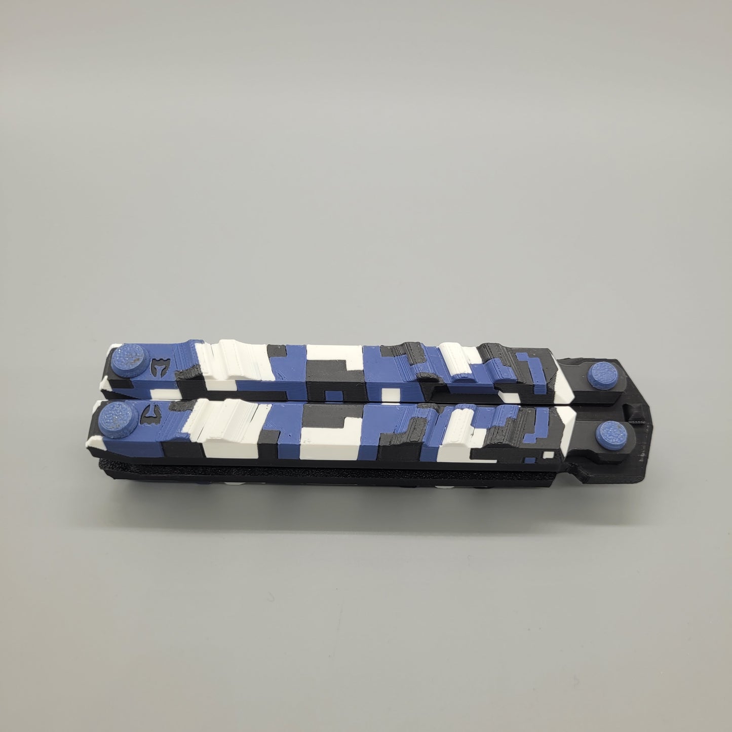 Valorant Recon Knife Skin in Blau-Schwarz nahhaufnahme ohne Name