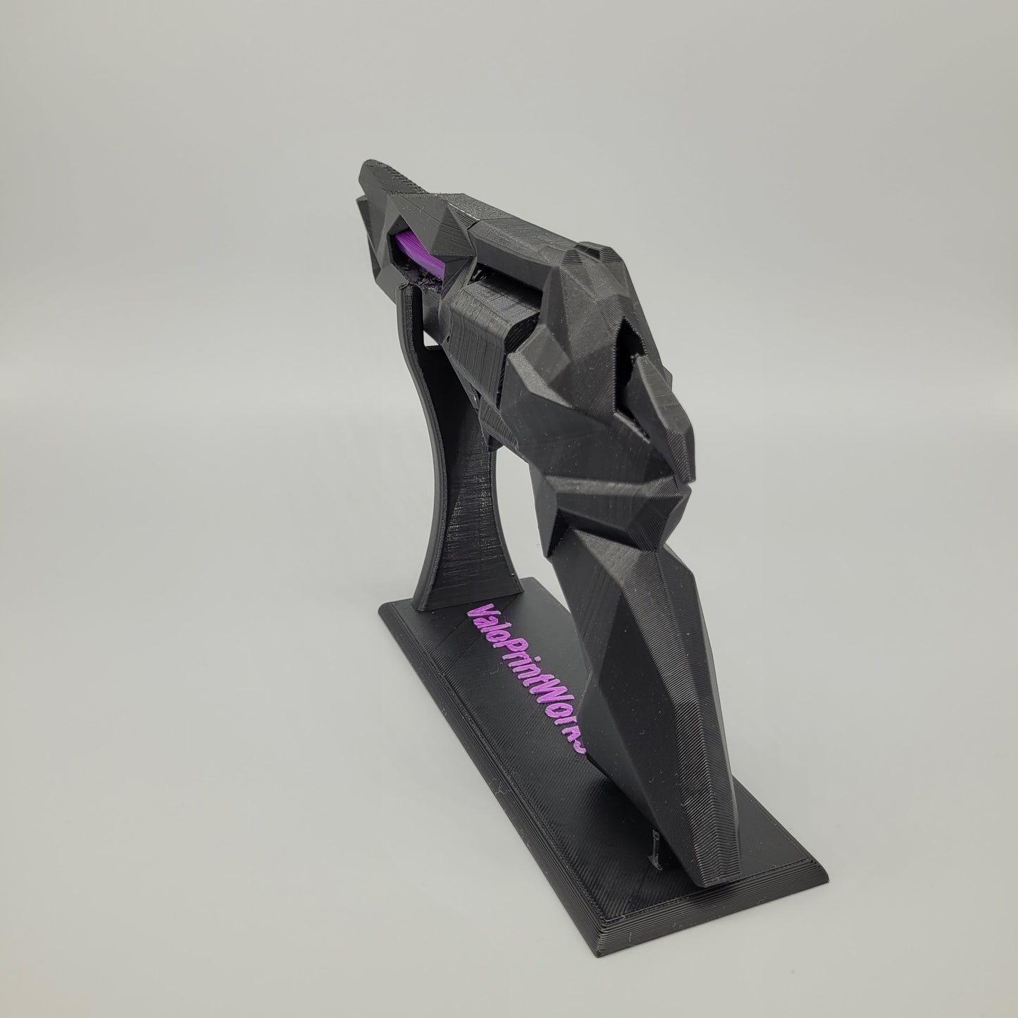 Singularity Sheriff von hinten zu sehen in Schwarz