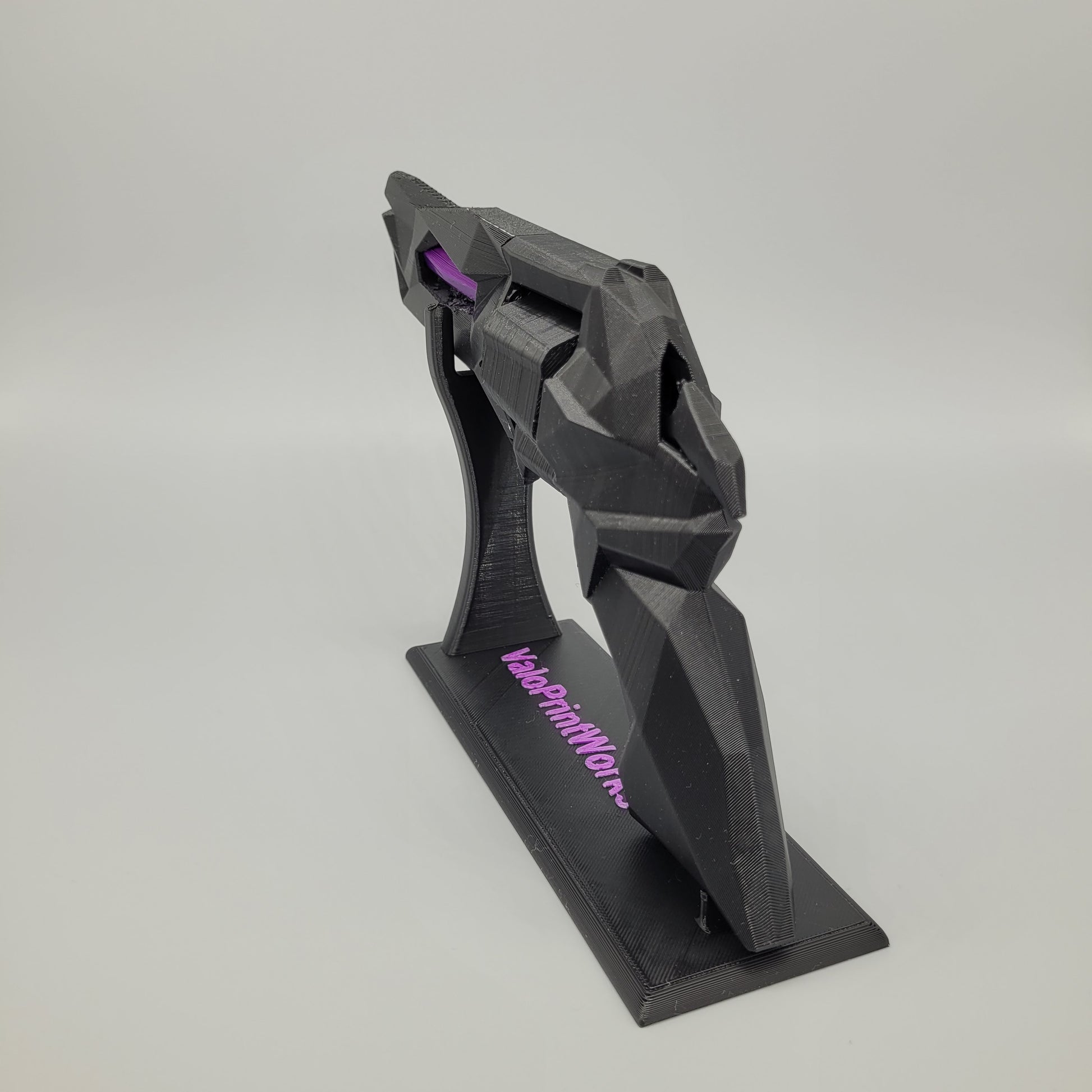 Singularity Sheriff von hinten zu sehen in Schwarz