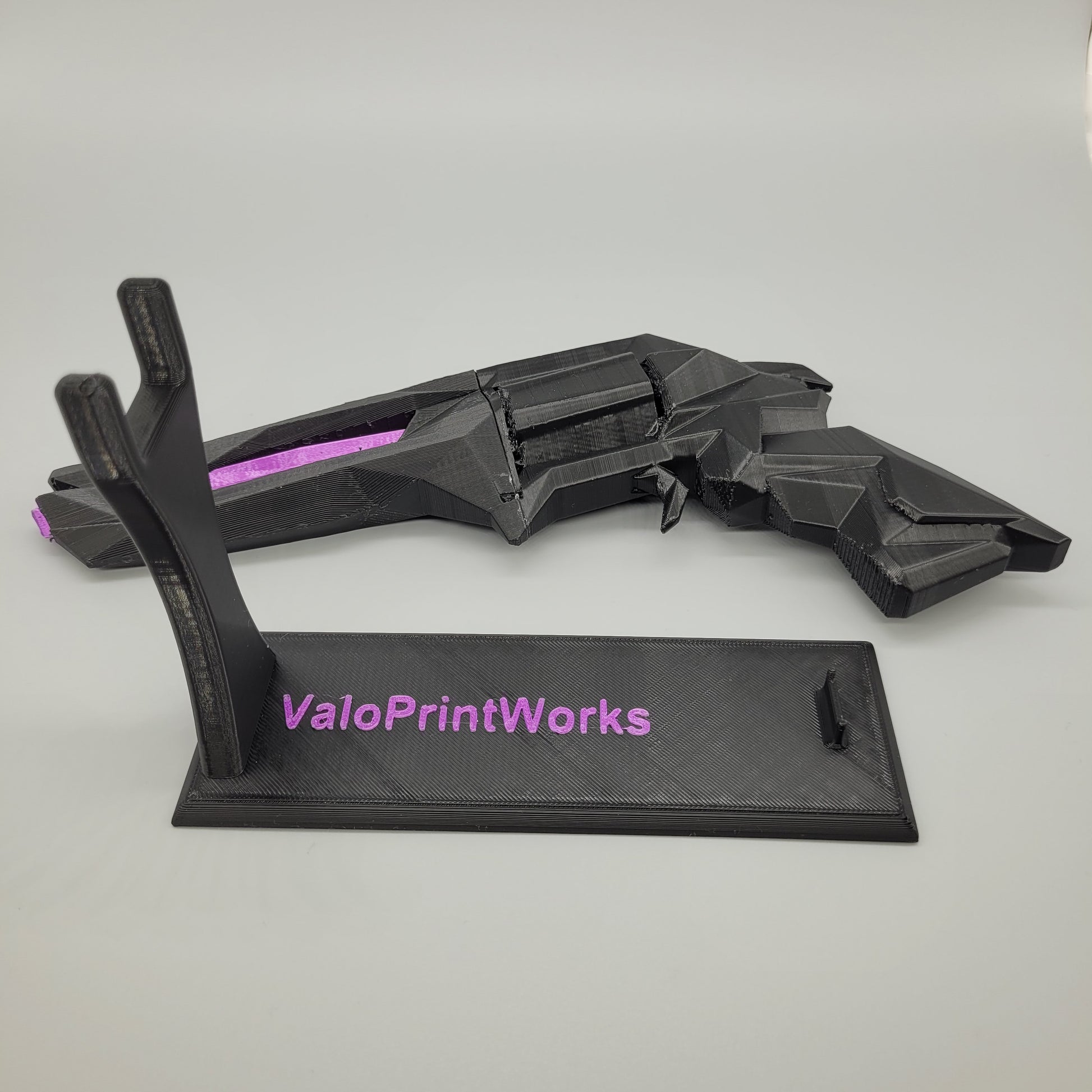 Singularity Sheriff liegend zu sehen mit Ständer in Schwarz