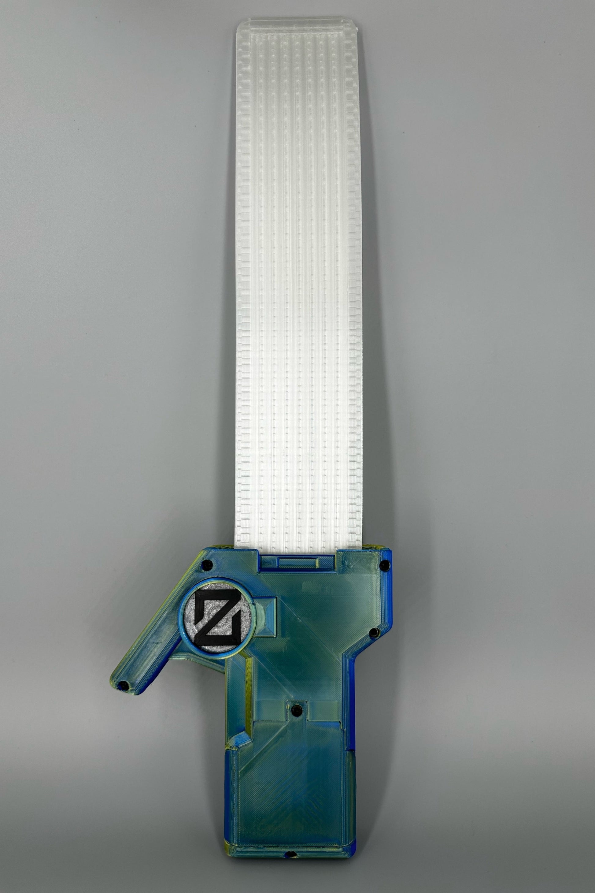 Valorant Waveform Skin mit leuchtendem Schwert in Gold Blau von hinten