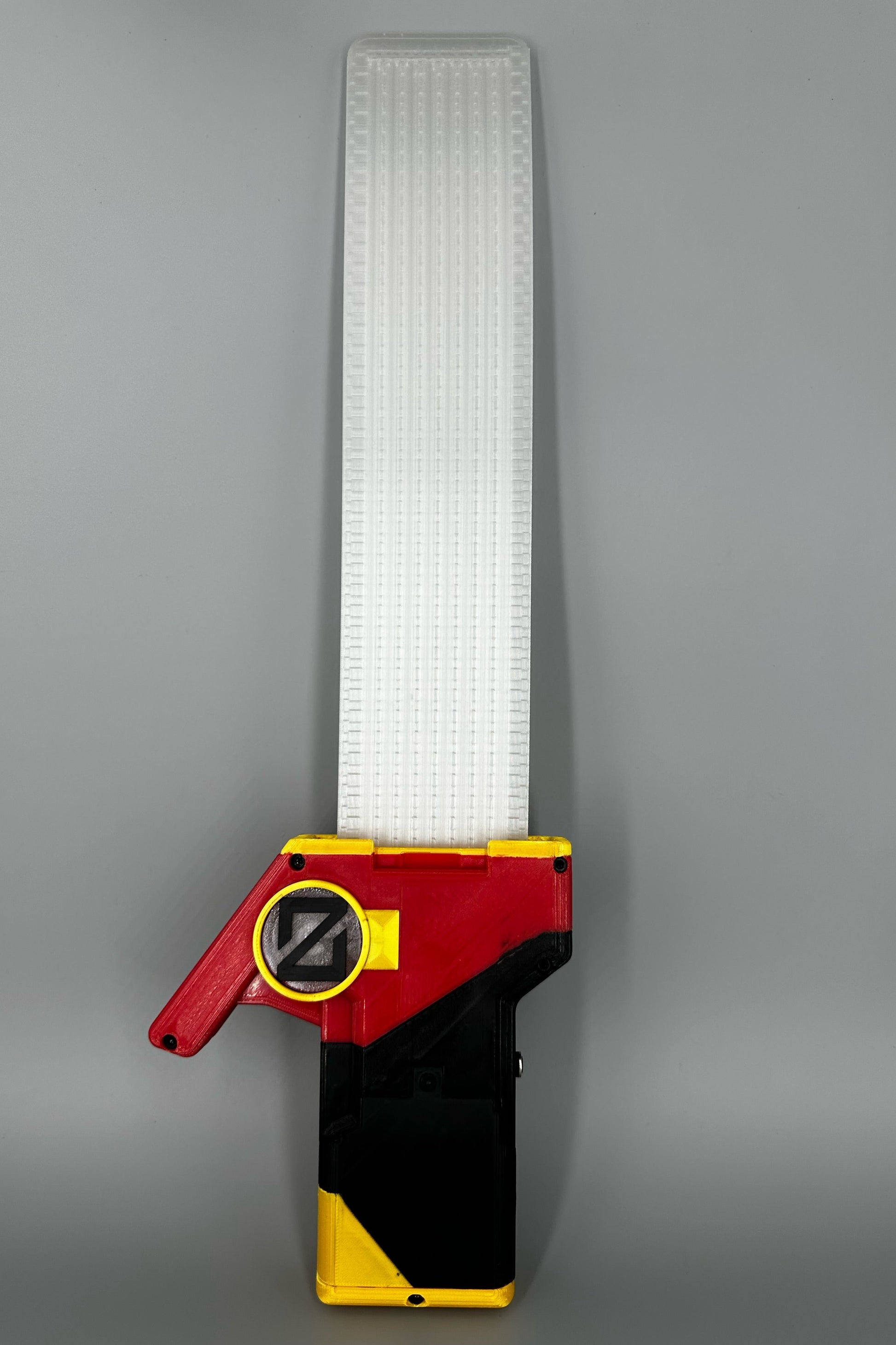 Valorant Waveform Skin mit leuchtendem Schwert in Schwarz Rot Gold von hinten