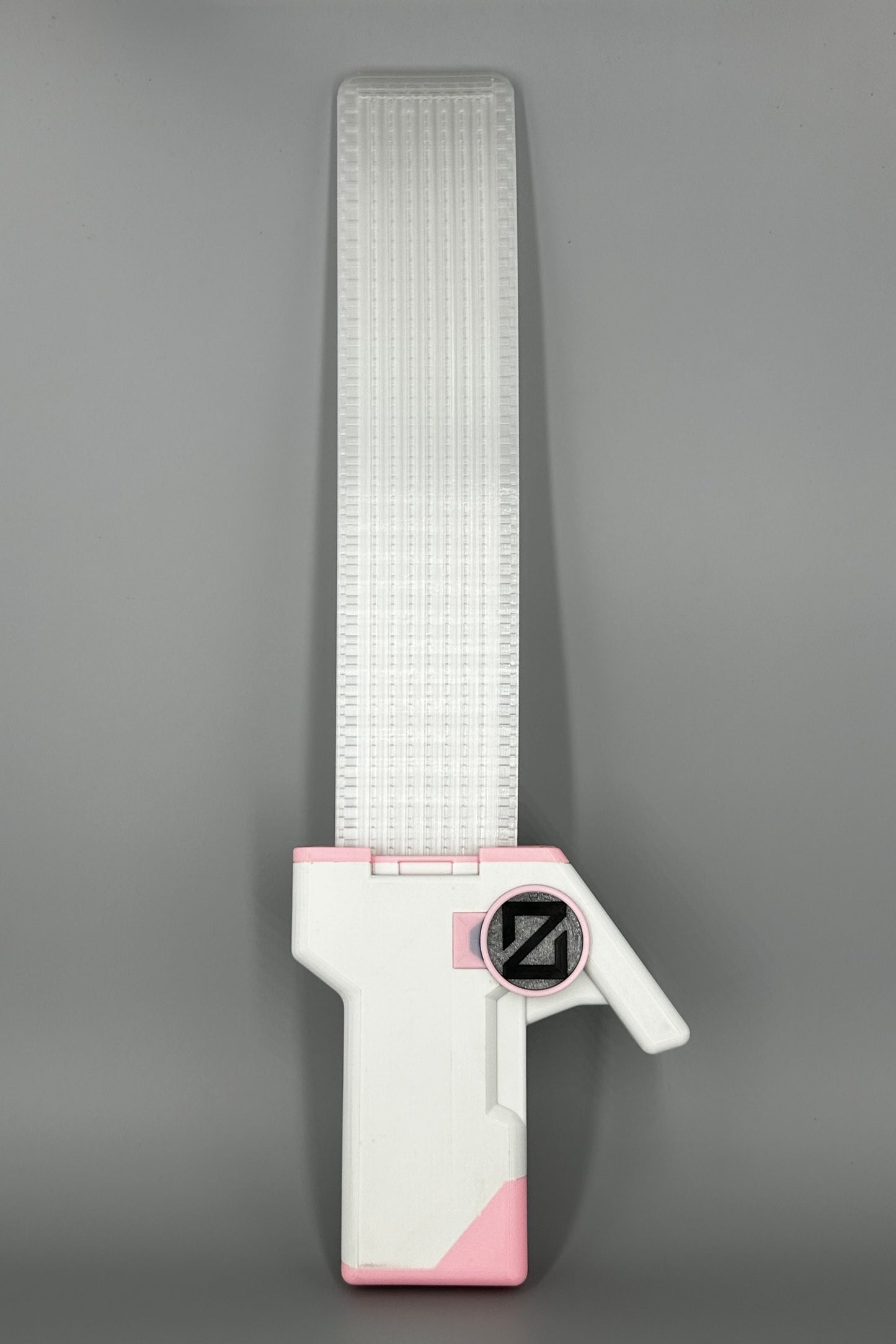 Valorant Waveform Skin mit leuchtendem Schwert in Weiß Rosa frontal