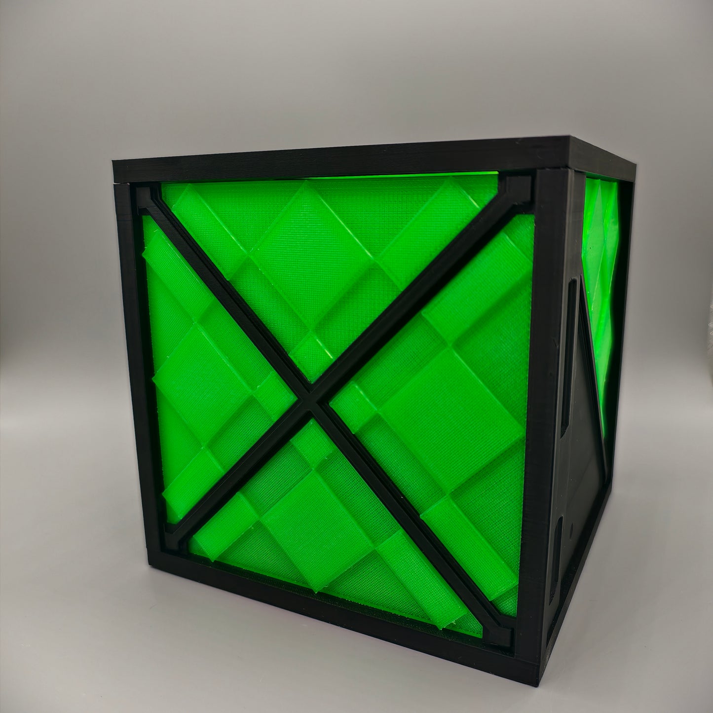 Valorant Radianite Crate mit LEDs