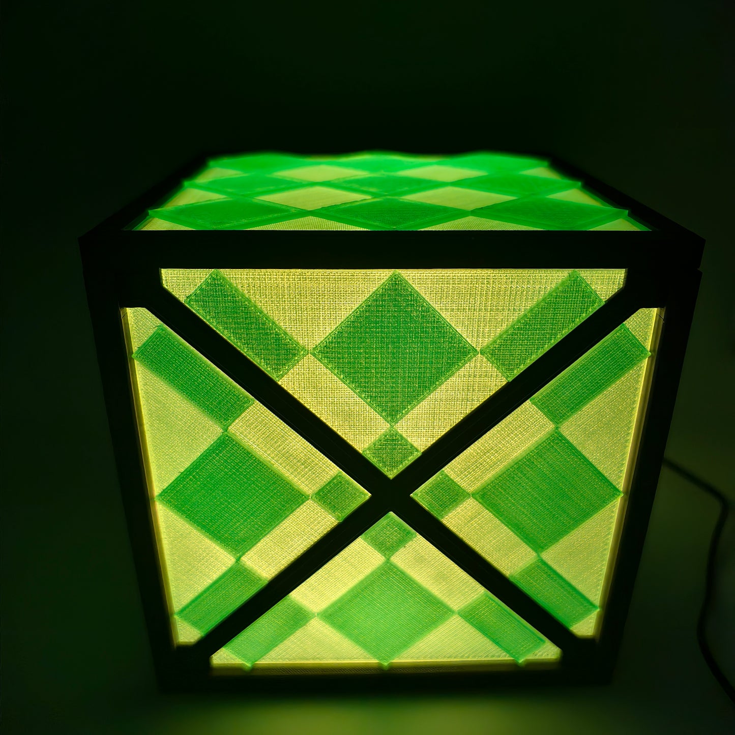 Valorant Radianite Crate mit LEDs