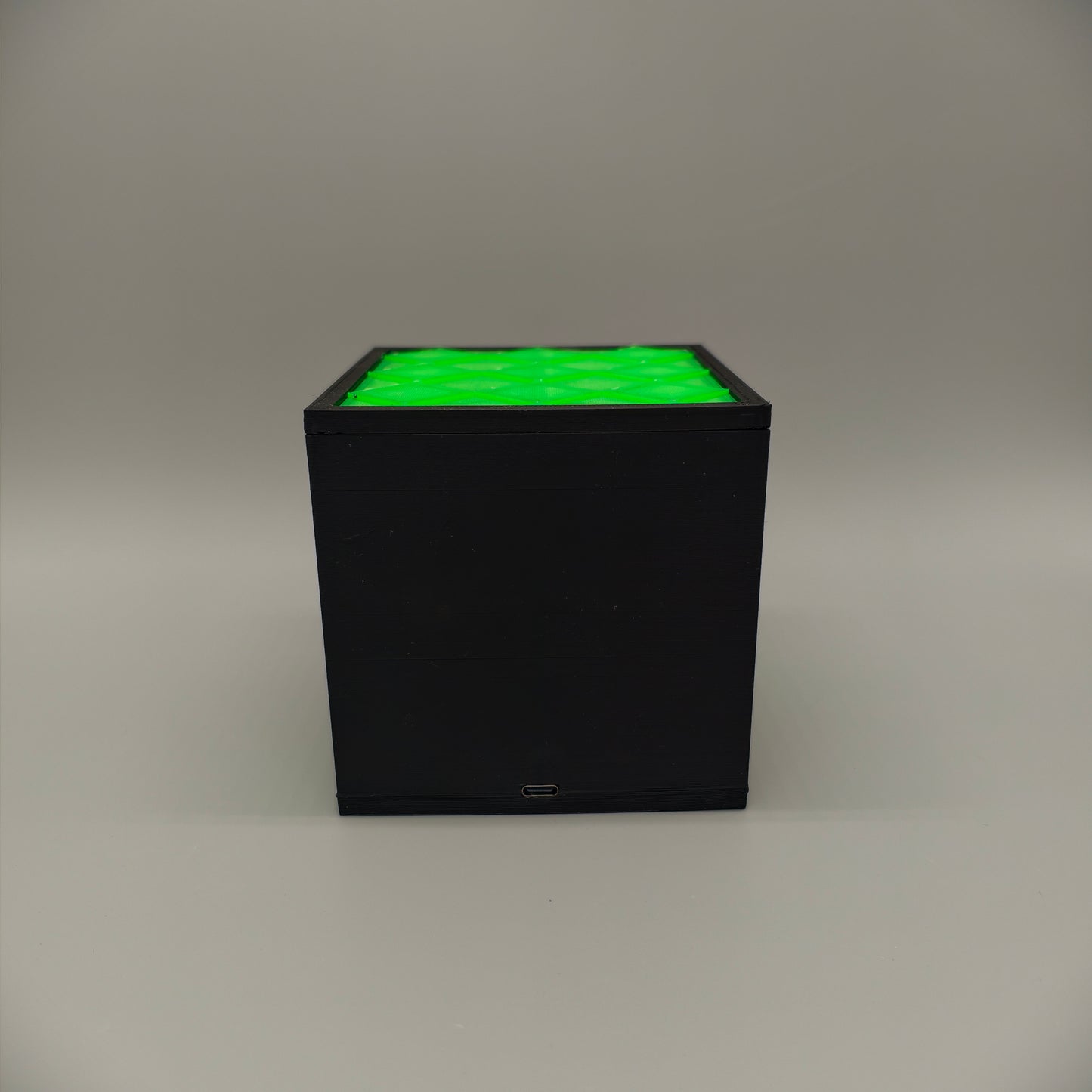 Valorant Radianite Crate mit LEDs